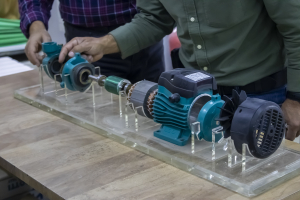 مشغل الأنظمة الصحية والتدفئة المركزية