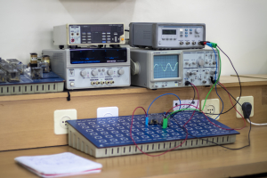 مختبر الدوائر الكهربائية مختبر الدوائر الكهربائية